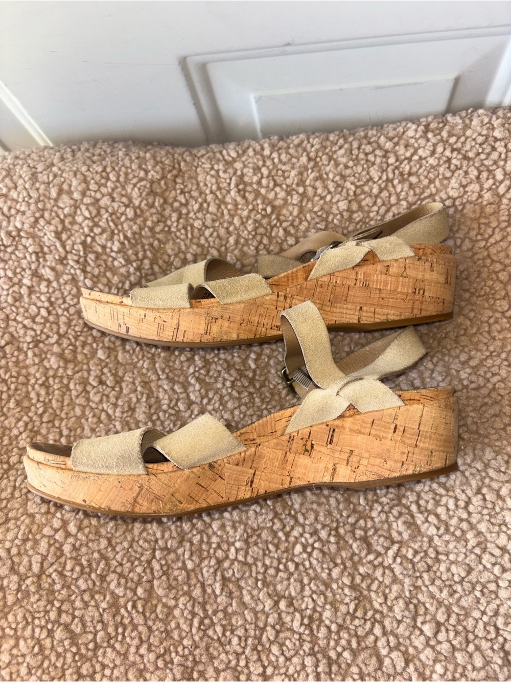 Kork-Ease tan suede cork platform sandals size 8 M - Picture 4 of 6